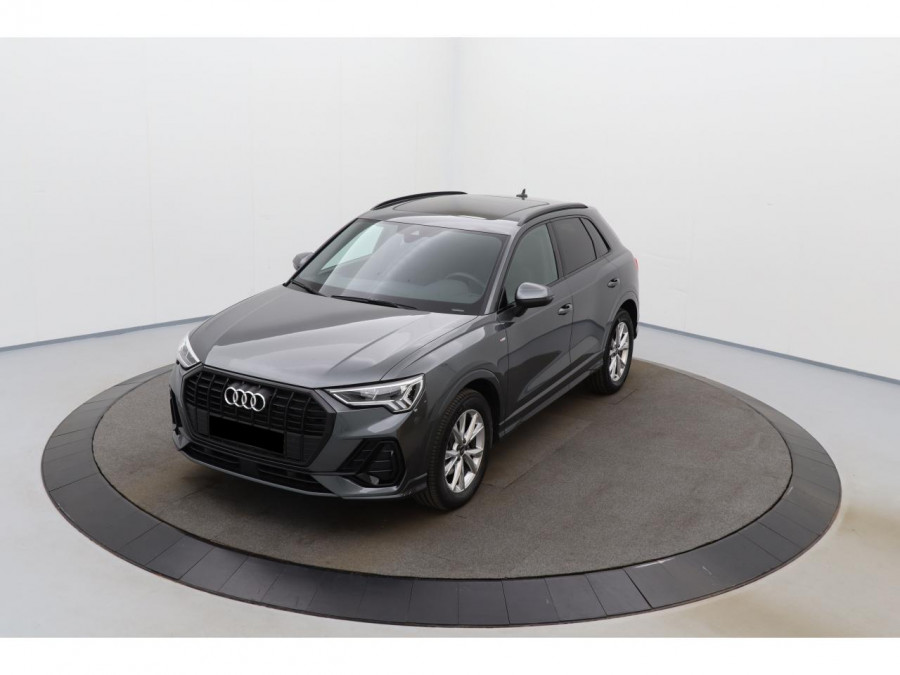 AUDI Q3 35 TFSI 150 S-Tronic S-Line avec Toit ouvrant et Attelage occasion